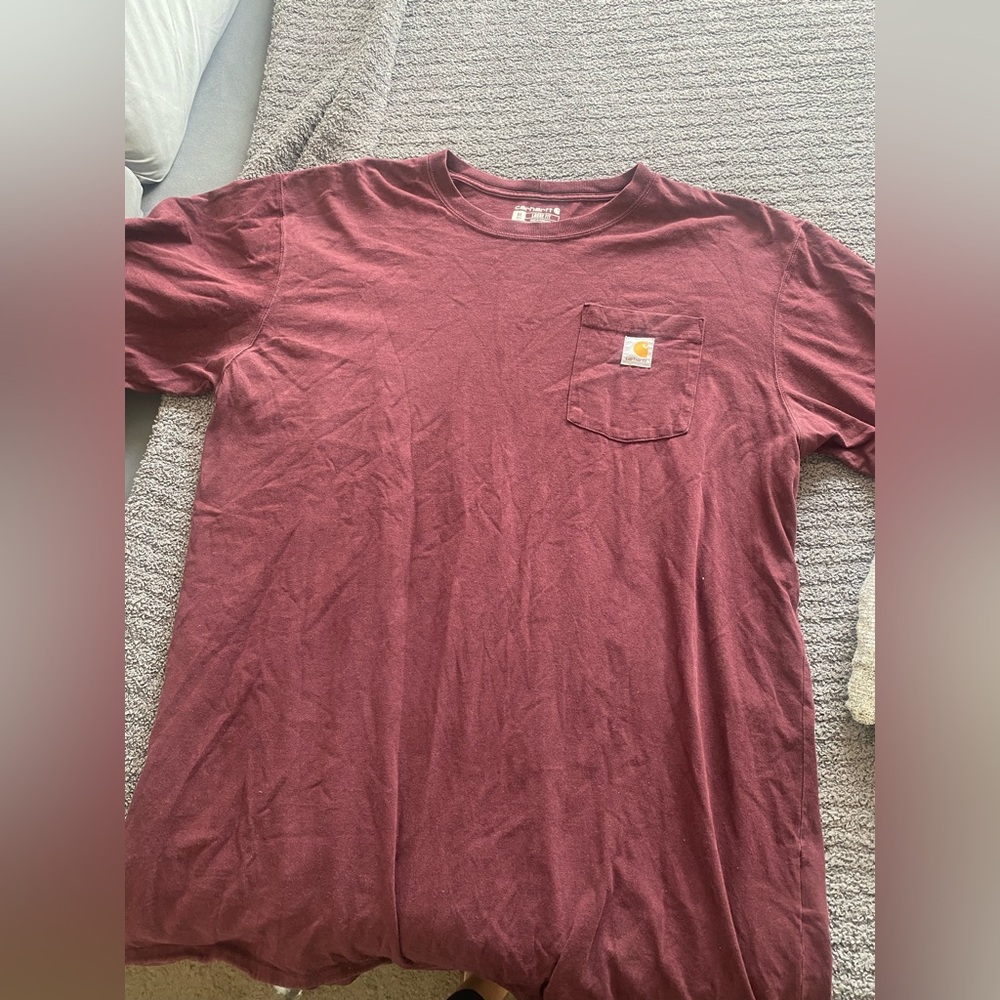 Carhartt Short-Sleeve Pocket Tee in Burgundy